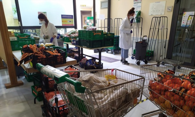 Casa Caridad recibe 27.000 euros recaudados en la gala solidaria de Sabor Empresarial
