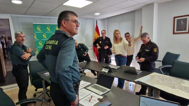 La Guardia Civil restablece el tráfico en la autovía del Mar Menor tras un nuevo corte de los agricultores