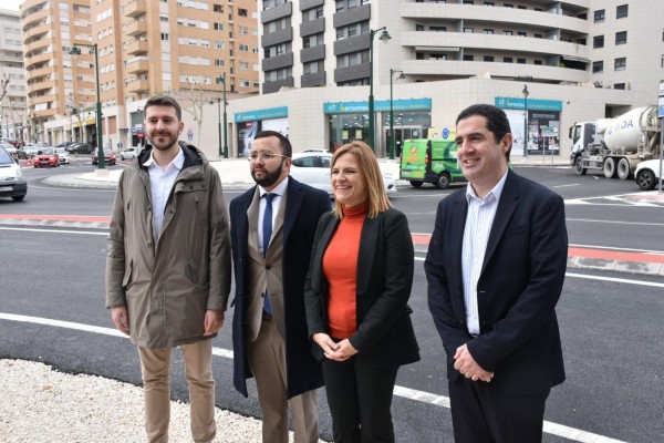 El Gobierno pone en marcha una rotonda en Alcoy y anuncia las obras del tren con Xàtiva para este año