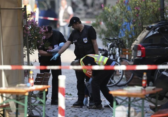 Un refugiado sirio se inmola en Alemania y hiere a doce personas al detonar la bomba
