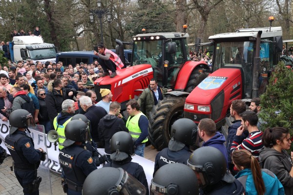 Los transportistas estiman en 35 millones las pérdidas diarias por las protestas