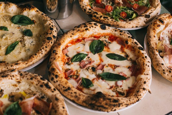 Celebra el Día Mundial de la Pizza
con la auténtica pizza napolitana 