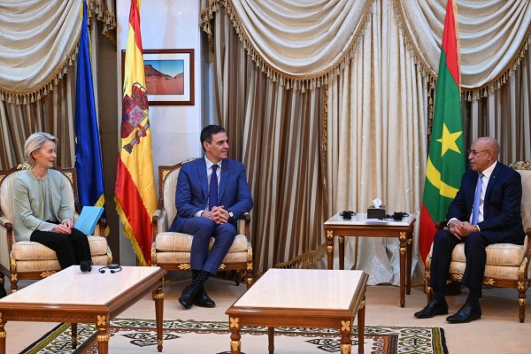 El Gobierno dará más de 300 millones de euros a Mauritania para frenar la migración irregular