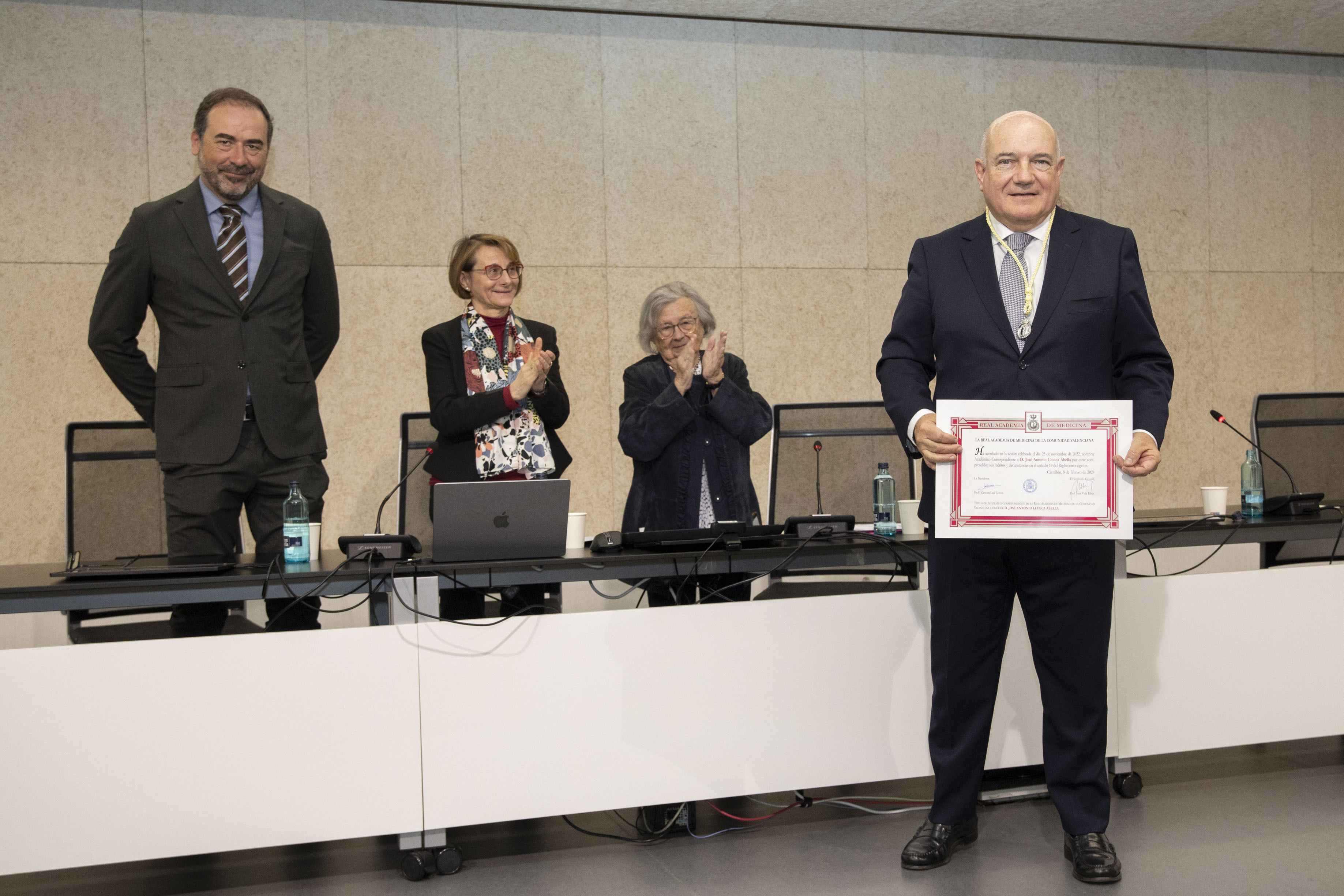 El doctor de l'UJI José Antonio Llueca ingressa en la Reial Acadèmia valenciana de Medicina
