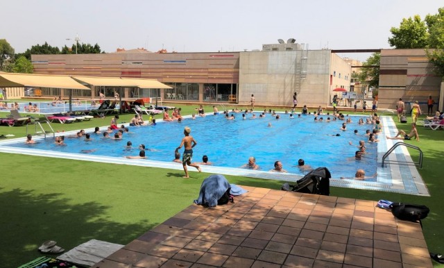 Elche elaborará un reglamento para sancionar comportamientos incívicos en las piscinas municipales