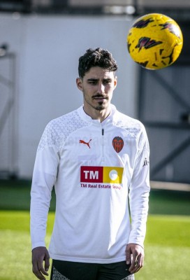 Almeida sigue con el grupo y Canós aprieta para su puesta a punto