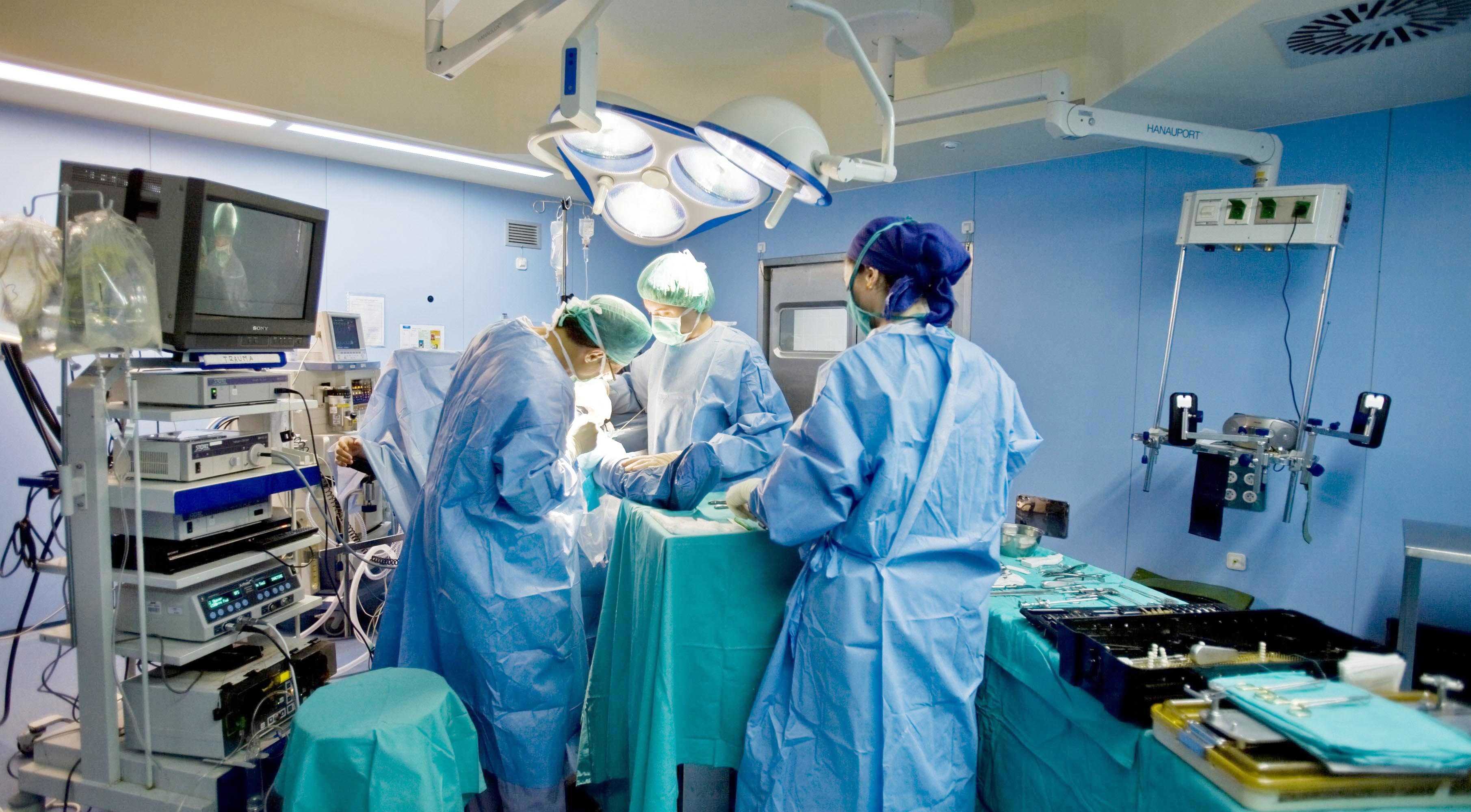 El Hospital de la Ribera presume de tener menos lista de espera quirúrgica que la Conselleria