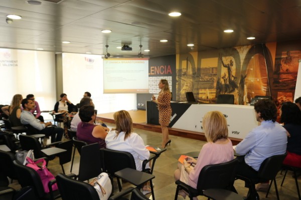 Valencia Ciudad del Running trabaja la atención y servicio al corredor con jornadas experienciales con el sector hotelero
