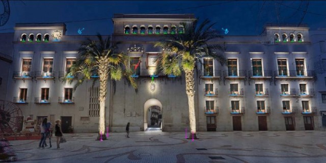 Iluminar el Ayuntamiento de Elche