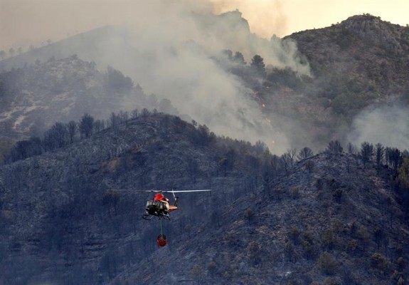 El incendio de Artana llega a la Sierra de Espadán