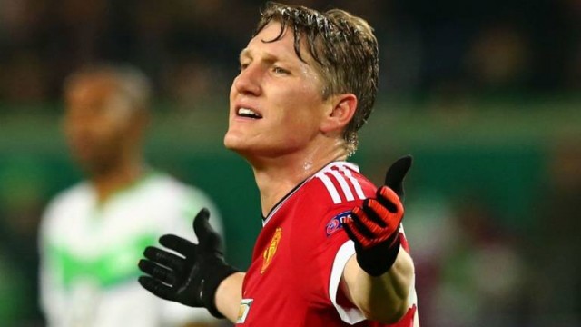 Schweinsteiger ve a Xabi Alonso en el Liverpool