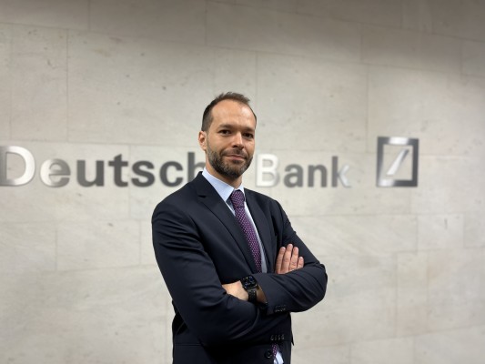 Alejandro Vidal (Deutsche Bank España): 