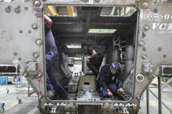 La industria regional no sale del pozo: la producción cayó un 8% durante el 2023