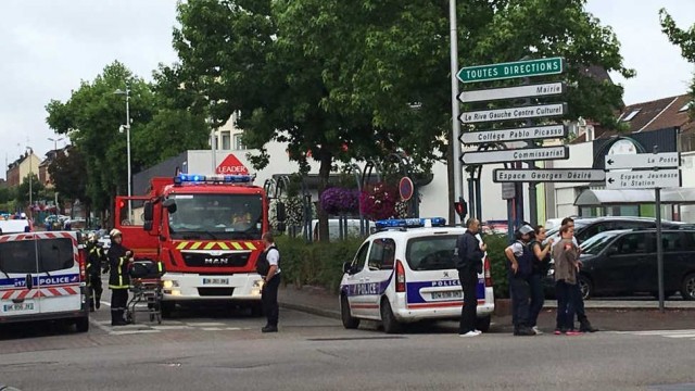 Abatidos los dos asaltantes de una iglesia que habían retenido a varias personas en Francia