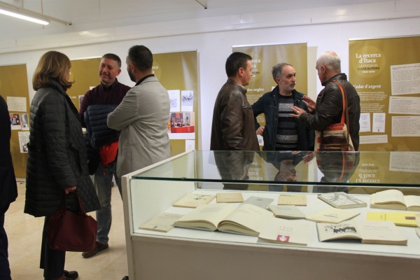 La Universidad de Alicante dedica una exposición a Lluís Alpera y su poesía

