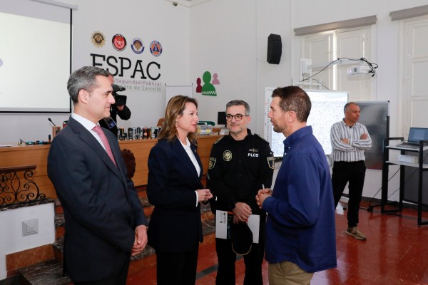Castelló pone cerco a las pintadas con un curso pionero de formación para policías de toda España