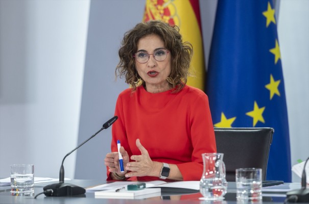 El Gobierno prevé reunirse este mes con las CCAA para abordar la condonación de deuda pactada