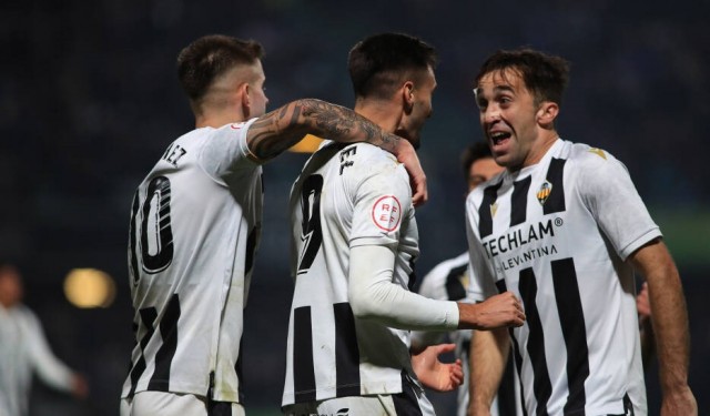 El Castellón se hace fuerte en las alturas: una vuelta completa liderando la Liga