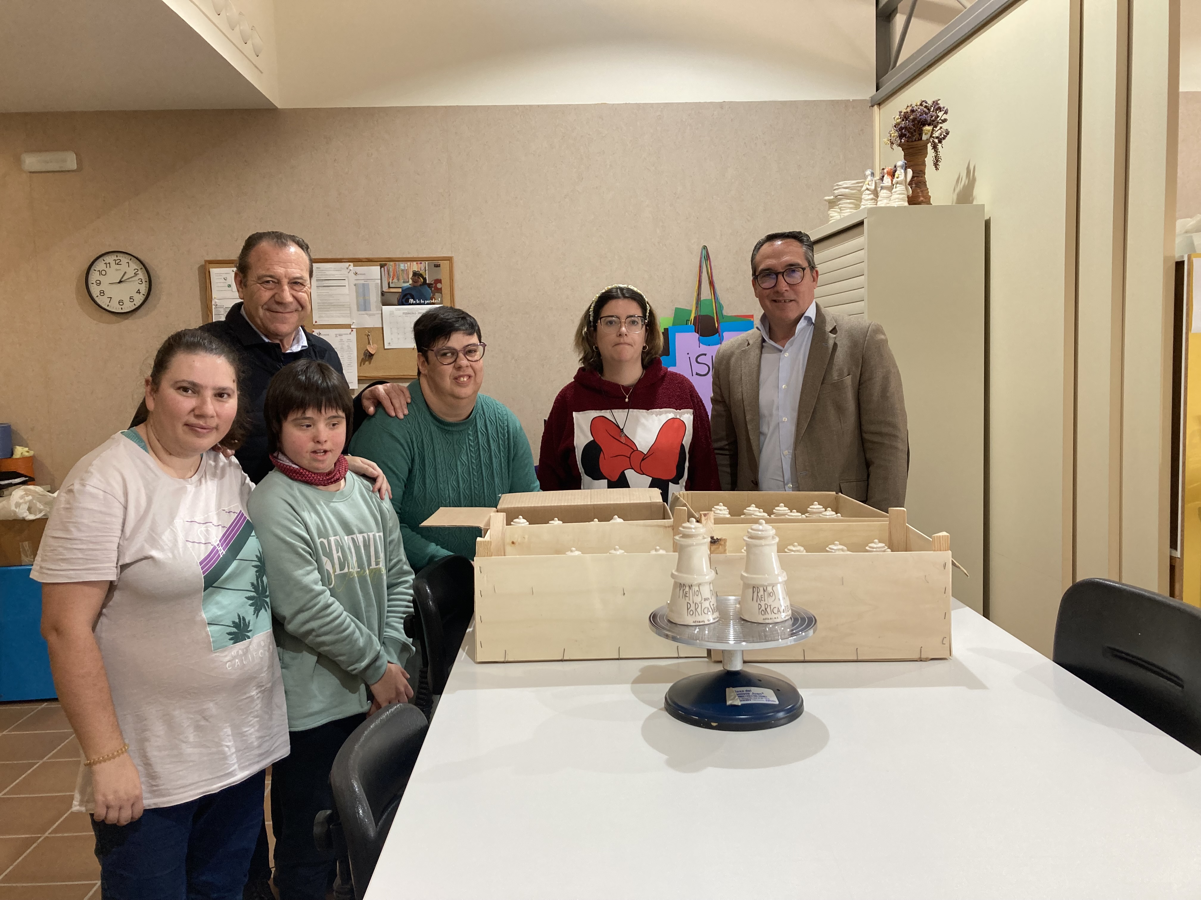 Afanías elaborará 50 piezas de cerámica para el jurado de los Premios Faro de PortCastelló