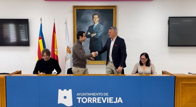 Torrevieja tiene desde hoy al mismo secretario que Orihuela: Virgilio Estremera