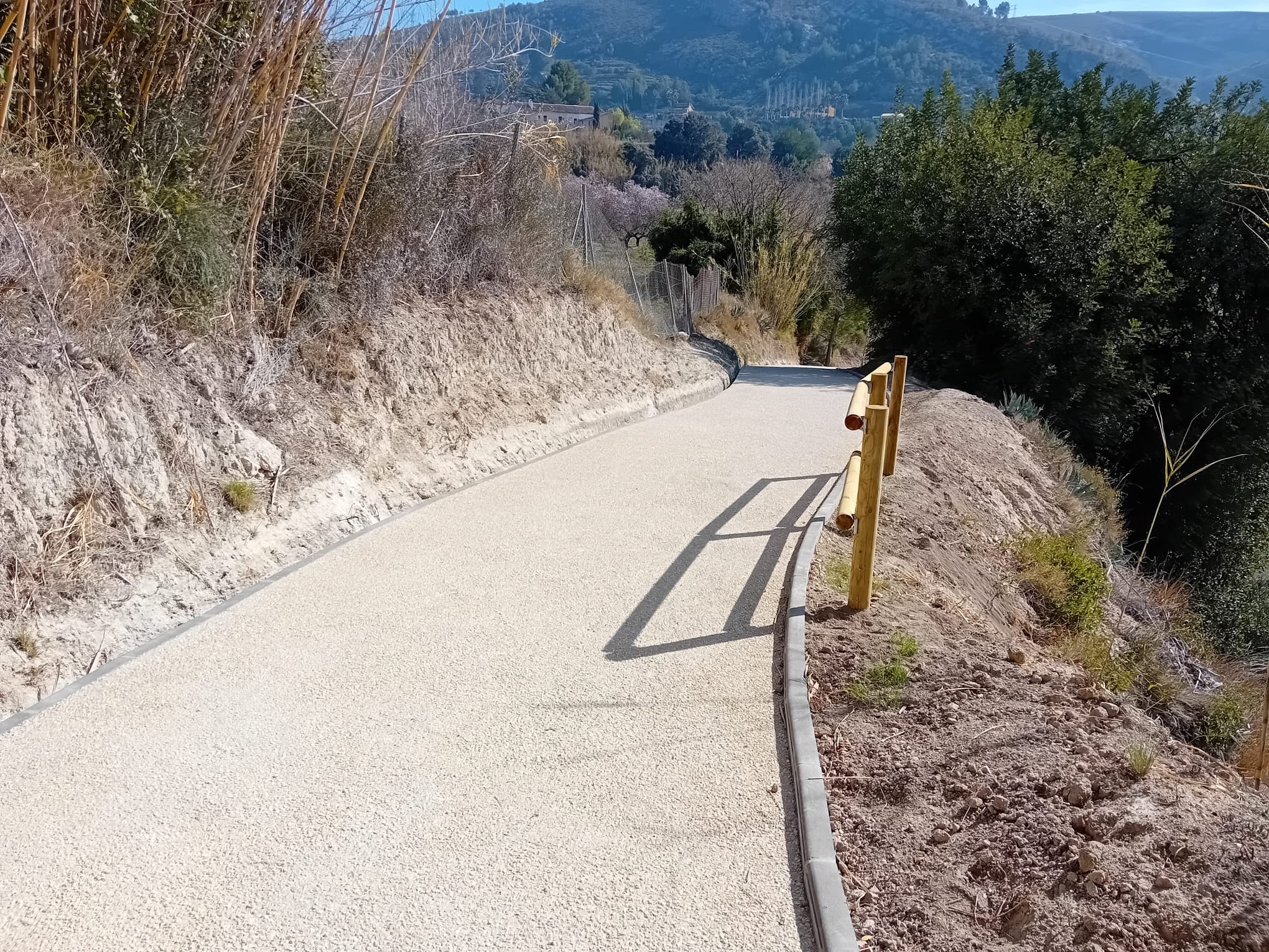 Ontinyent reabre el acceso ciclopeatonal al Pou Clar por la Senda de l'Alba 