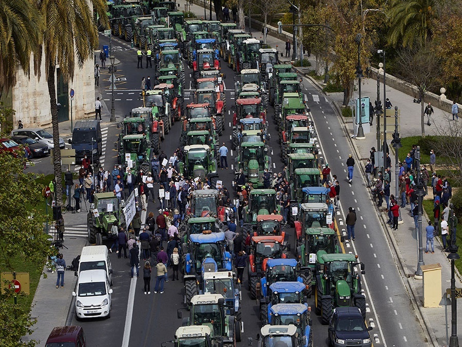 Los agricultores anuncian protestas en el puerto de Castelló por la 