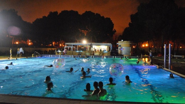El Ayuntamiento de València prorroga un año la gestión de las piscinas de verano