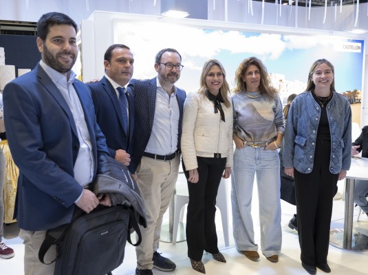 La Diputación sella un acuerdo con la agencia de viajes Expedia para captar turistas de España y Reino Unido