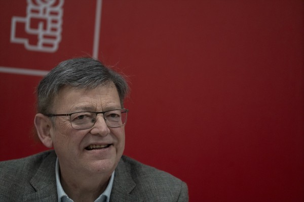 Puig implica en la organización del congreso del PSPV a su oficina de expresidente