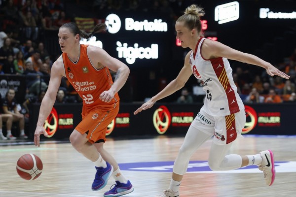 El Valencia Basket deja casi sin opciones a Zaragoza y se jugará el liderato con Perfumerías
