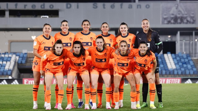 El Real Madrid somete al Valencia con una goleada