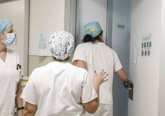 CCOO y UGT se movilizan para exigir a Sanidad que cumpla los acuerdos con el personal a extinguir