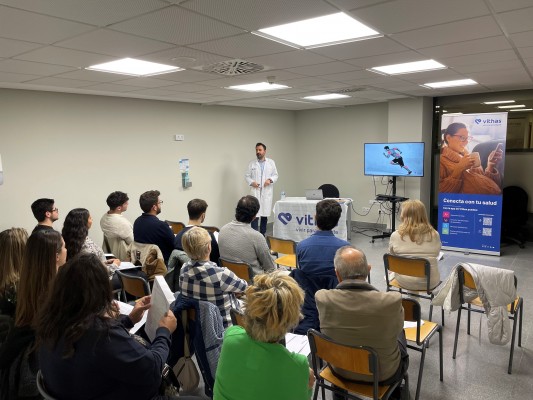El Hospital Vithas Castellón imparte sesiones gratuitas a través de un nuevo ciclo de Aulas Salud