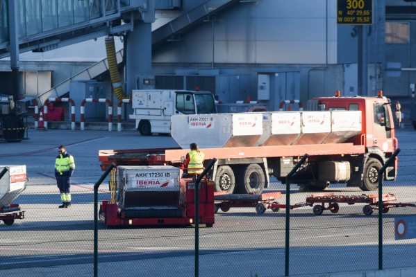 Iberia subrogará trabajadores si no se cierra un acuerdo en el 'handling' en 24 horas