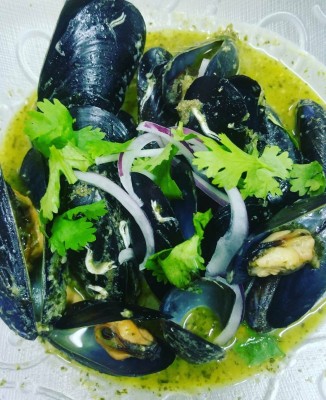 Clóchinas con cilantro y lima, en Julio Verne