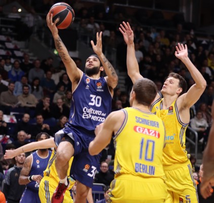 El Valencia Basket seca al ALBA de Hermannsson y lo somete con un lluvia de triples