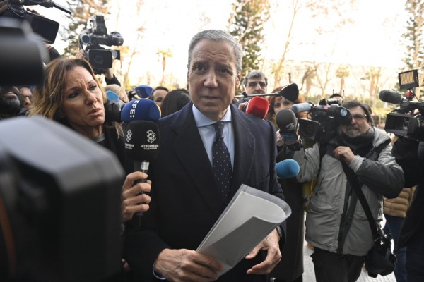 El juicio de Zaplana se suspende hasta el 21 de marzo por la enfermedad de su abogado