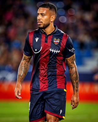 El Levante medita la venta de Vezo a Olympiacos