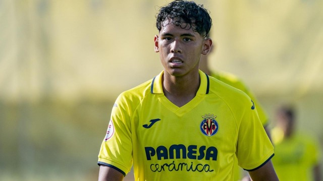 El Villarreal cede sin opción de compra al joven extremo Luis Quintero al Deportivo de La Coruña
