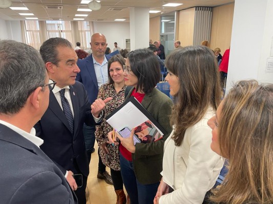 Cataluña, València, Málaga y Jaén contactan con Alicante para conocer su asistente virtual