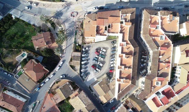 Finestrat adquiere dos parcelas para un centro social, biblioteca y aparcamiento en el casco urbano
