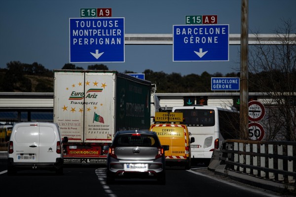 Transportistas valencianos alertan de la gravedad del bloqueo del tráfico hortofrutícola en Francia
