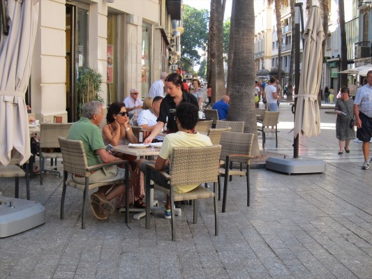 La hostelería, el turismo y la industria alimentaria tirarán del carro de la economía regional en 2024