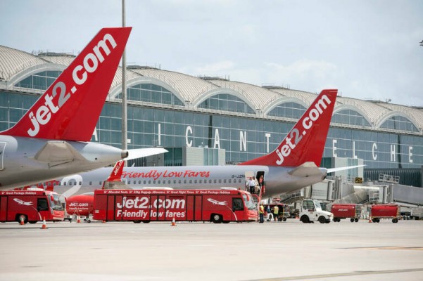 Jet2.com amplía con 36.000 plazas más este verano su presencia en el aeropuerto de El Altet
