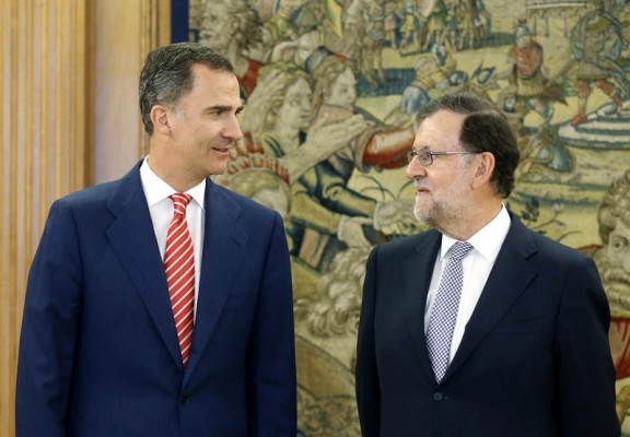 Rajoy acepta el encargo del Rey y buscará apoyos para la investidura