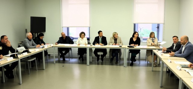 Justicia y  la Comisión de Coordinación de la Policía Local abordan los criterios de selección