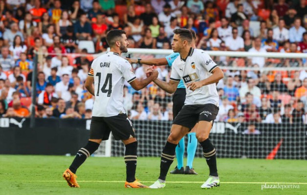 El Valencia quiere dar salida a Paulista antes de final de mercado