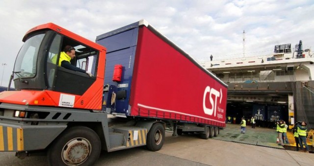 La castellonense CS Transitarios se reorganiza: escinde su negocio aduanero del logístico