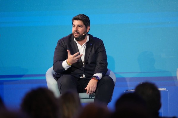 Las CCAA del PP amenazan con una cumbre de financiación si no se reúne la Conferencia de Presidentes
