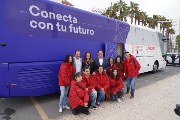 Dos autobuses de Labora recorrerán las localidades sin oficina para ofrecer asesoramiento en empleo